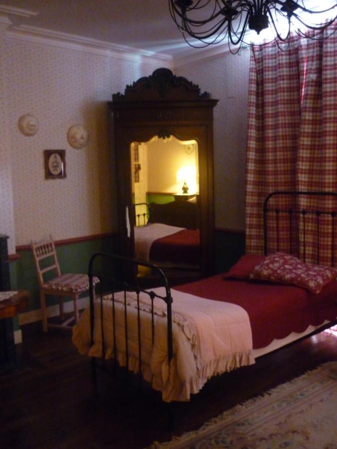 La Maison De Claire Val-Couesnon Екстериор снимка